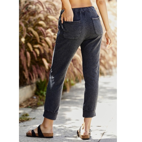Free People Movement Work It Out Jogger NWT - Picture 2 of 15
